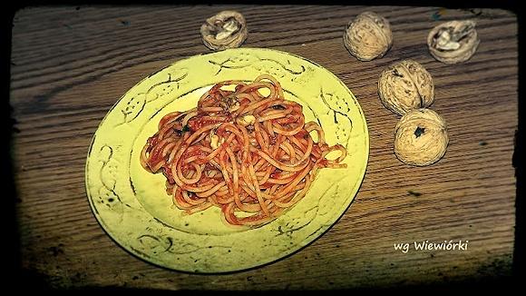Spaghetti z orzechami