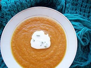Zupa marchwiowa z chilli i selerem naciowym