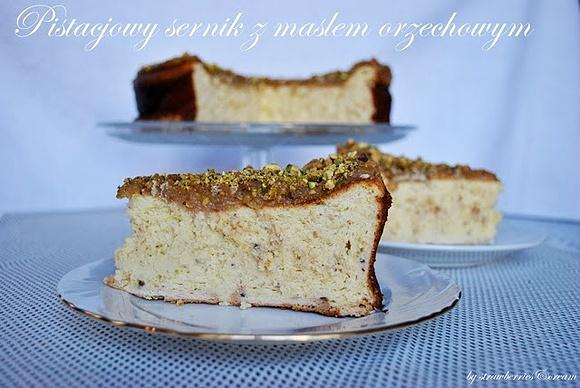 Pistacjowy sernik z masłem orzechowym