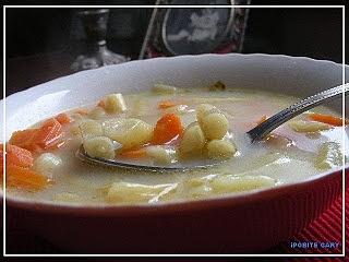 Zupa z fasolki szparagowej - przepis na lekką i aromatyczną