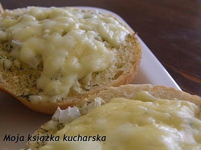Bułeczki czosnkowe z serem