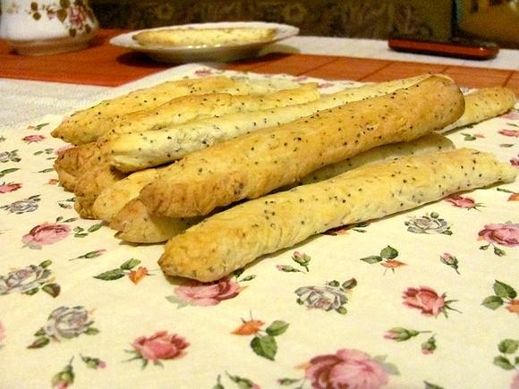 Paluchy z makiem przepis na chrupiące przekąski z makiem