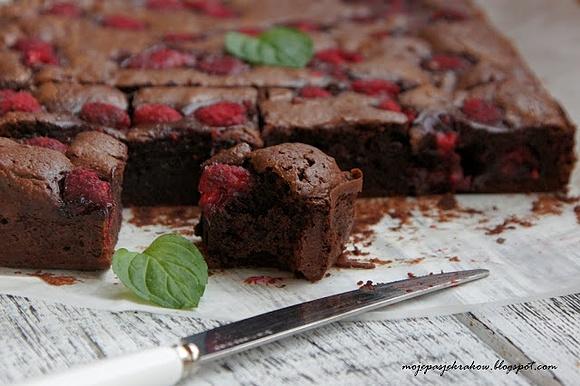 Brownie z malinami