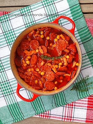 Ciecierzyca po katalońsku z kiełbasą chorizo i boczkiem