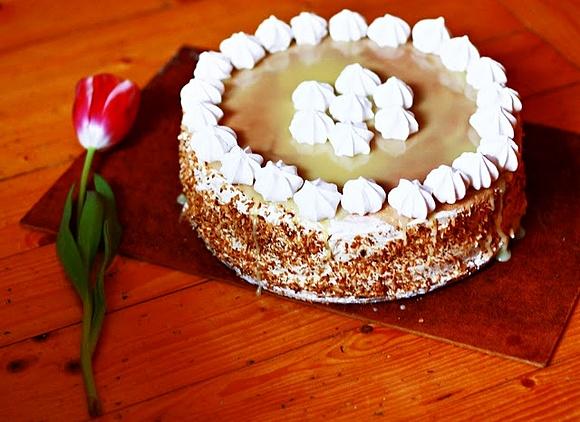 Biała Kinder Kanapka tort słodkości z piekarnika