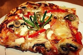 Czwartek we włoszech czemu nie? skomponuj własną pizzę