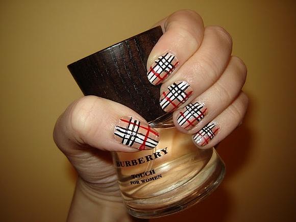 Burberry nails - stylizacja w kratkę inspirowana zapachem