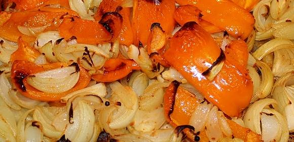 Pieczone pieczarki papryka cebula