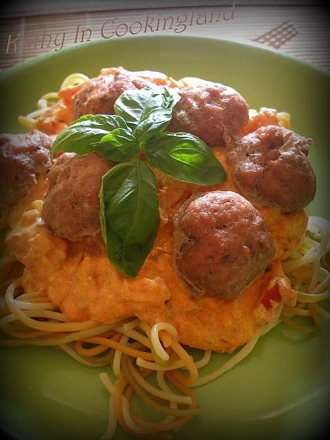 Spaghetti z klopsikami i mascarpone