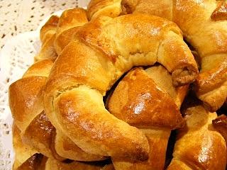Rogale drożdżowe z nadzieniem orzechowym podobne do marcińskich