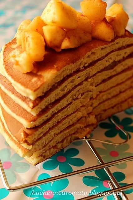 Pancakes z jabłkiem i cynamonem