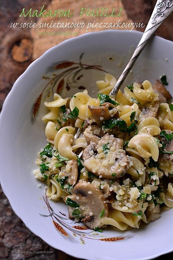 Makaron fusilli z sosem śmietanowo-pieczarkowym