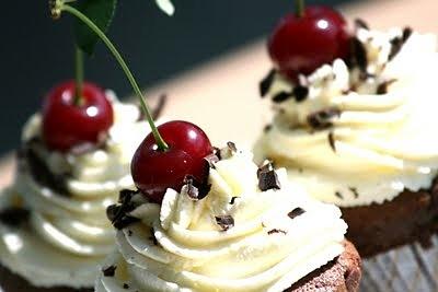 Mini Schwarzwalder Muffin z wiśniami
