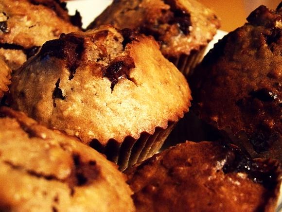 Muffiny owsiane z czekoladą i żurawiną