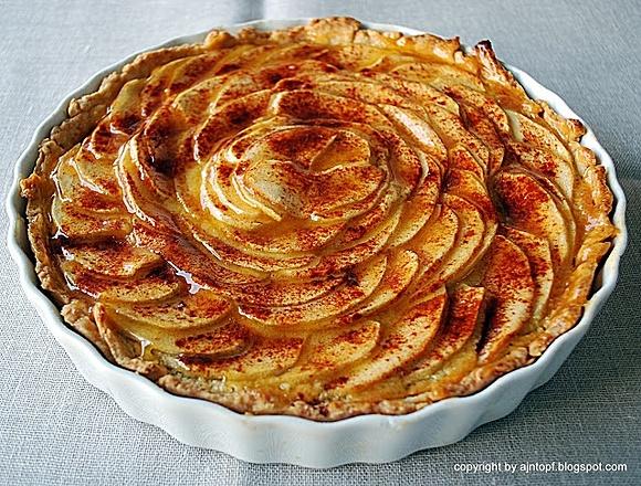 Tarta z jabłkami granny smith i musem migdałowym