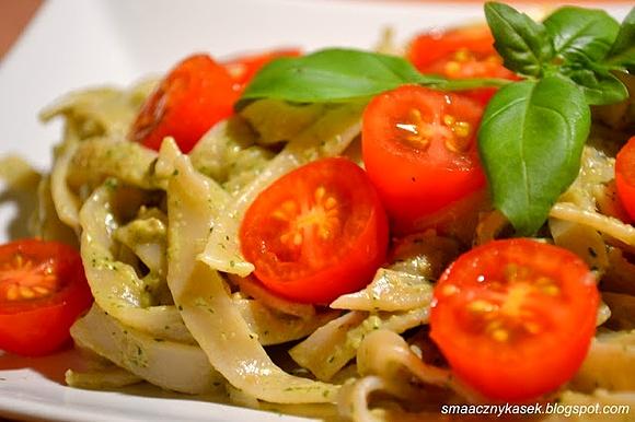 Makaron z pesto
