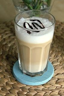 Latte - jak przygotować kawę mleczną w domu