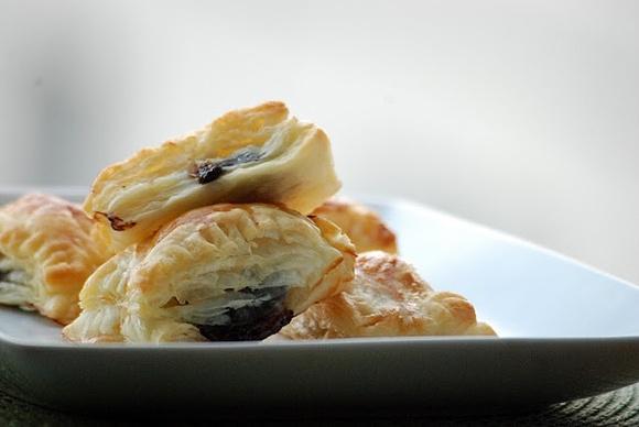 Francuskie ciastka z bananem i czekoladą