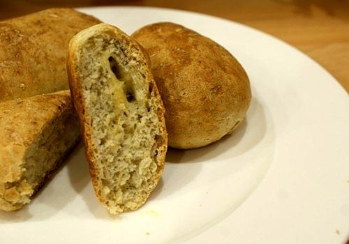 Bułeczki pszenne z serem i oregano