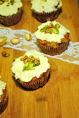 Pistacjowe babeczki z miodowym mascarpone