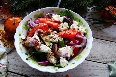 Sałatka ze szpinaku i sera koziego z octem balsamicznym
