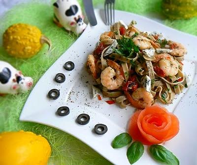 Tagliatelle z krewetkami i chili na ostro