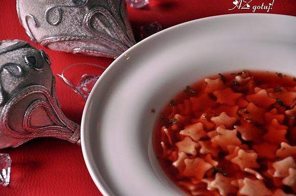 Makaron gwiazdki domowy z wigilijnym barszczem