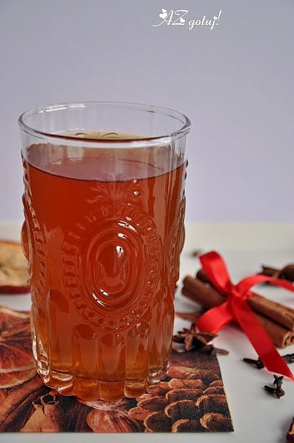 Kompot z suszonych owoców z anyżkiem gwiazdkowym