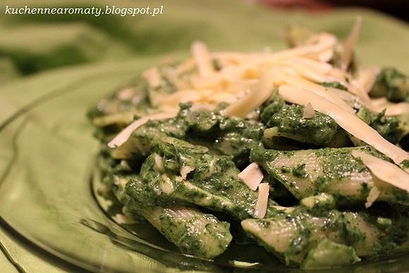Penne w sosie śmietanowo-szpinakowym