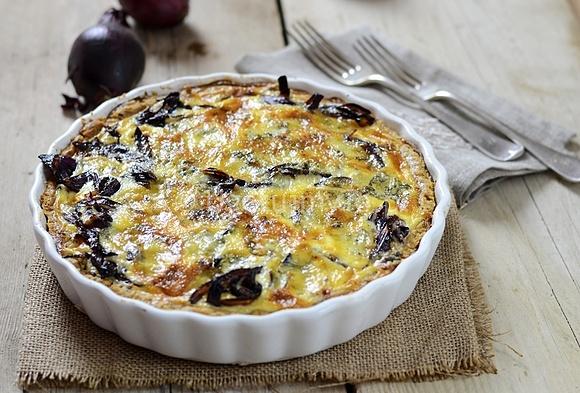 Tarta cebulowa z serem pleśniowym i octem balsamicznym