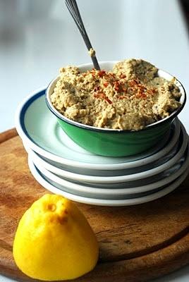 Baba ghanoush - pasta z pieczonych bakłażanów