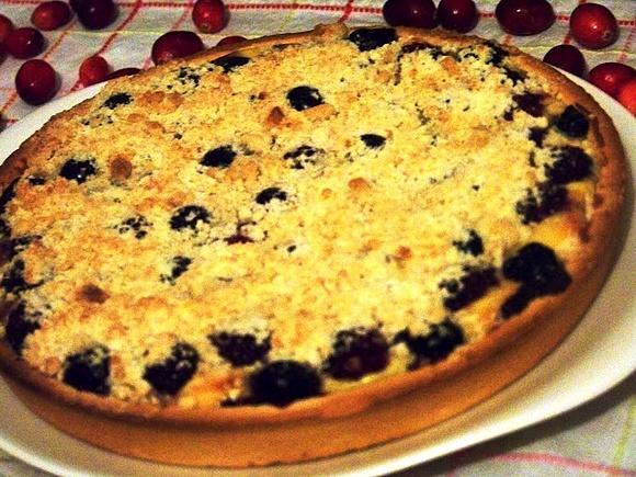 Leśna tarta z custard i crumble