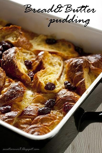 Bread and butter pudding z croissantami - słodka zapiekanka chlebowo-maślana