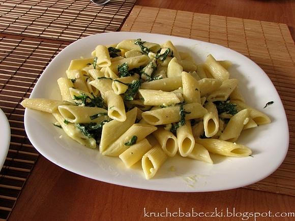 Penne ze szpinakiem i kurczakiem