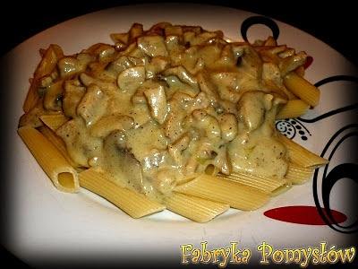 Penne w sosie pieczarkowym z kurczakiem