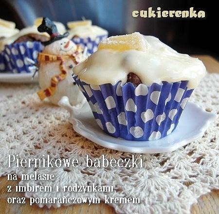 Piernikowe babeczki z imbirem, rodzynkami i pomarańczowym kremem