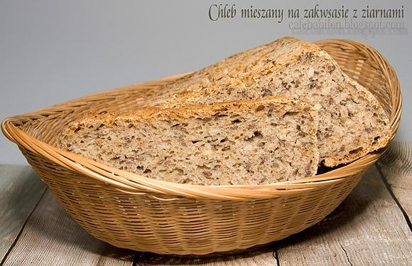 Chleb mieszany na zakwasie z ziarnami i kaszą bulgur