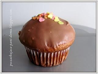 Muffinki bananowe w skorupce z mlecznej czekolady