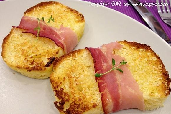 Brioche z szynką parmeńską, jajkami i tymiankiem