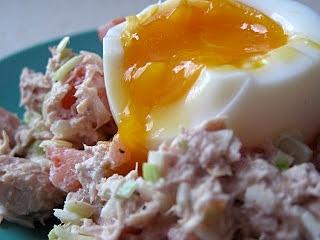 Sałatka z tuńczykiem, porem i pomidorem