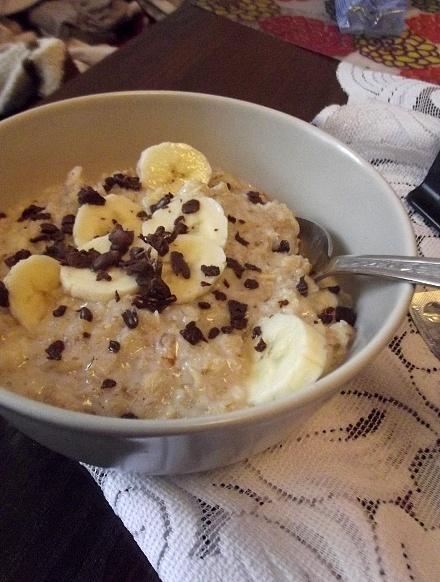 Owsianka bananowo-kokosowa na śniadanie