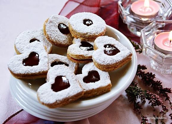 Ciasteczka Linzer z malinami i okienkiem