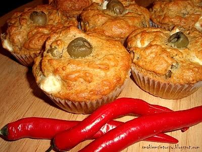 Muffiny z fetą i oliwkami