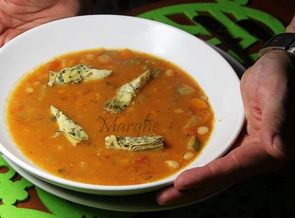 Zupa grecka z fasolą i karczochami