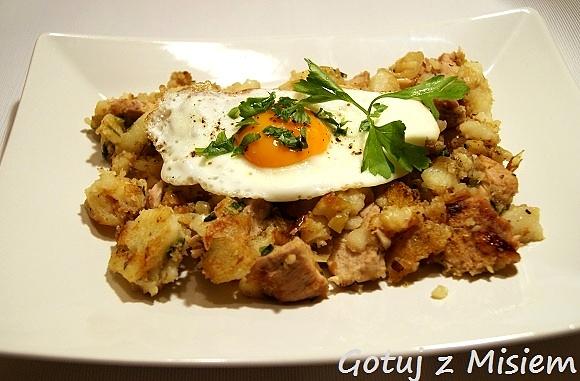Tiroler Gröstl - tradycyjne danie austriackie z ziemniaków i mięsa