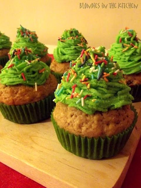 Choinki orzechowo-piernikowe muffinki