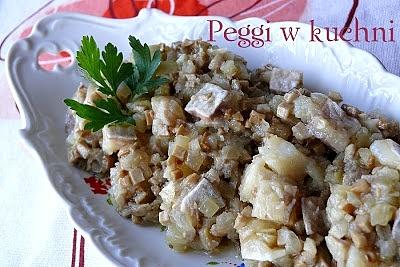 Sałatka ze śledziem i pieczarkami