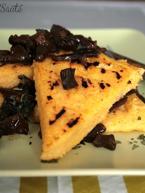 Grillowana polenta z grzybami