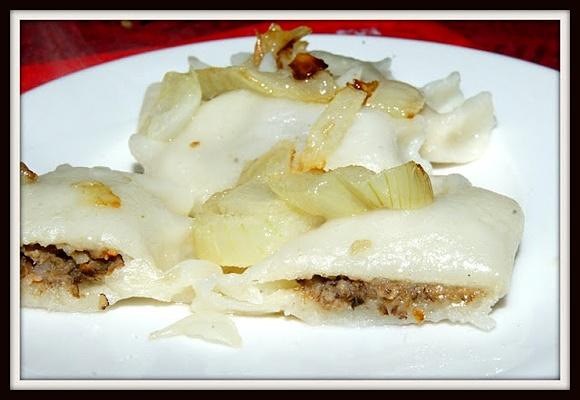 Pierogi z kaszą jęczmienną i rydzami