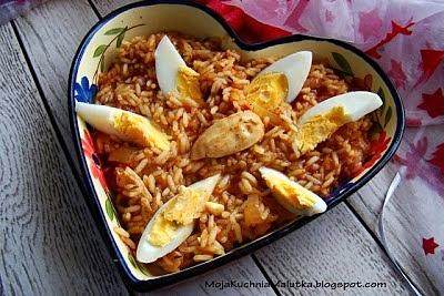 Kedgeree z jajkami, kurczakiem i ryżem